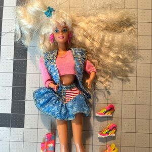 Vintage 1990s All American Barbie!!
